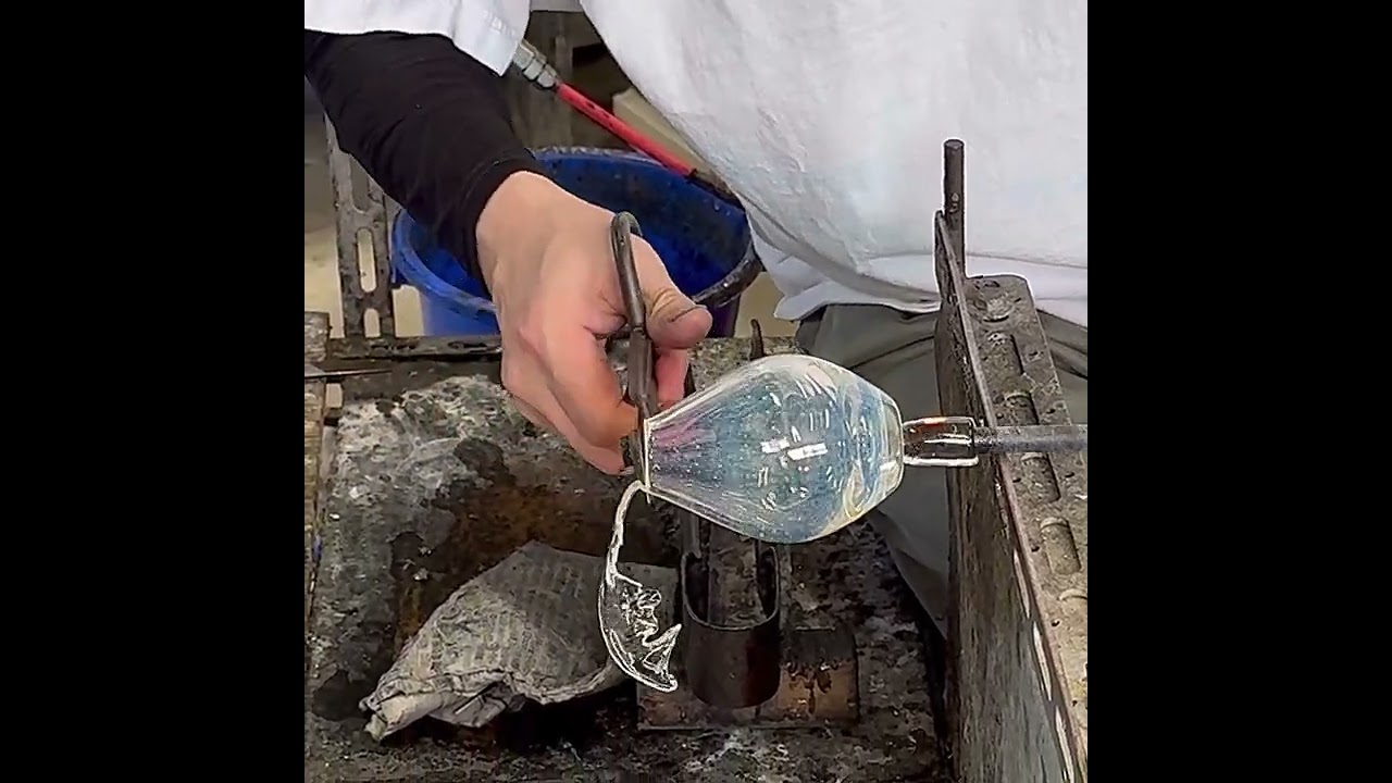 ［ 吹きガラス制作動画 ］ 月の器シリーズの片口ができるまで