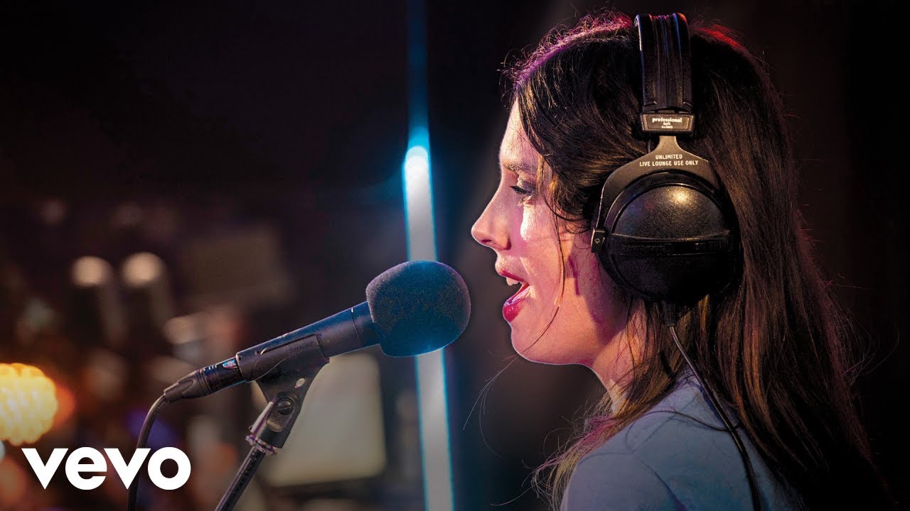 Wolf Alice - White Leather in the Live Lounge