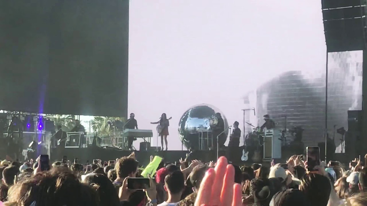 Kacey Musgraves @ COACHELLA - Slow Burn