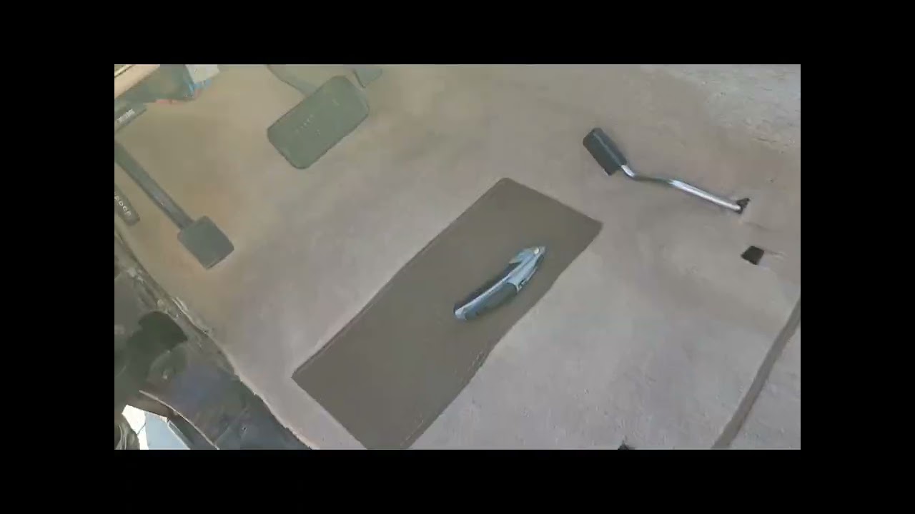 1991 Jeep Grand Wagoneer gets New carpet kit installed