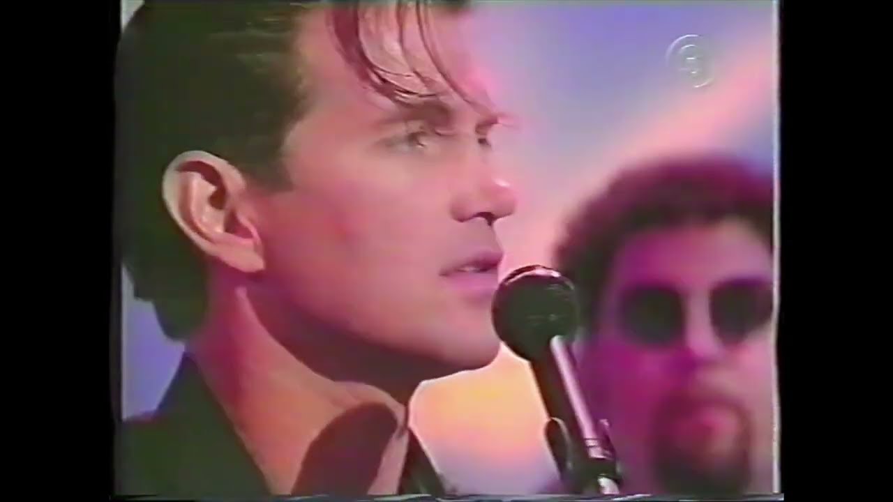 Chris Isaak - Somebody's Crying - Sweden 1995