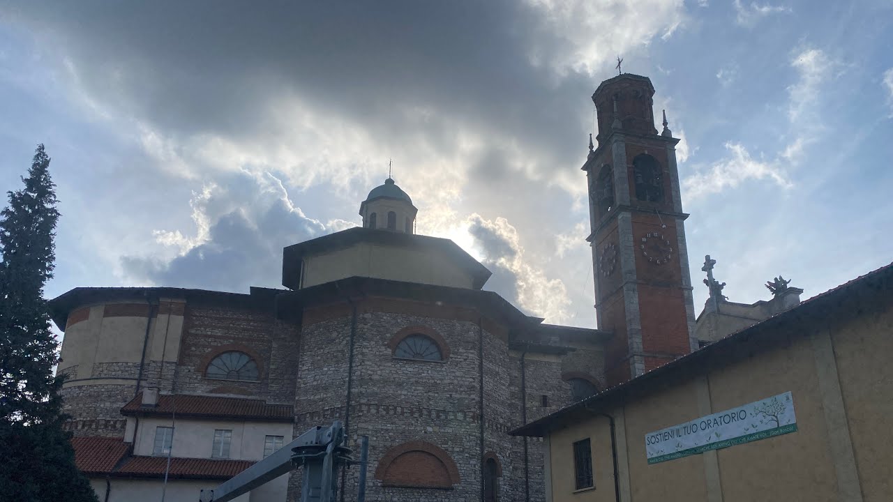 Le campane di Olgiate Comasco (CO ) Concerto Solenne a 8 campane #church #yt #cardinals