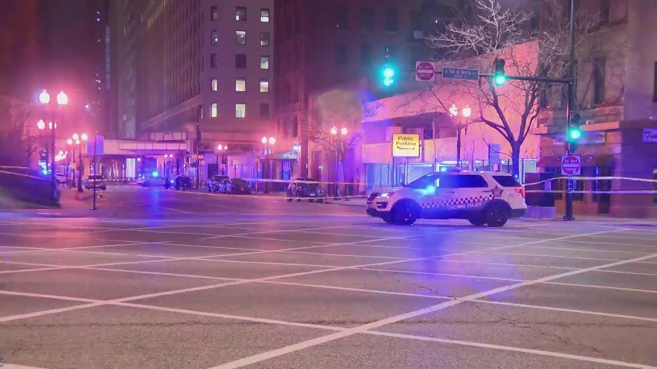4 people injured in Loop shooting