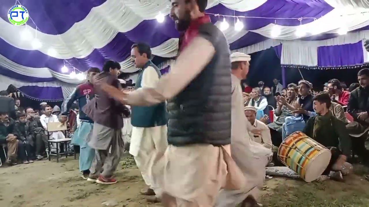 Gilgiti and Chitrali Dance. Nachny ka Andaz khowar Saaz mea