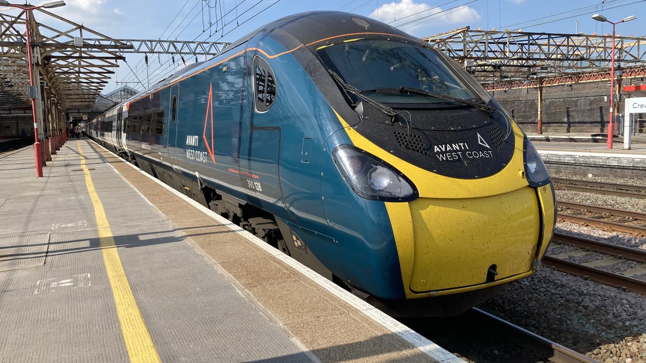 Trains at Crewe railway station 31/05/21
