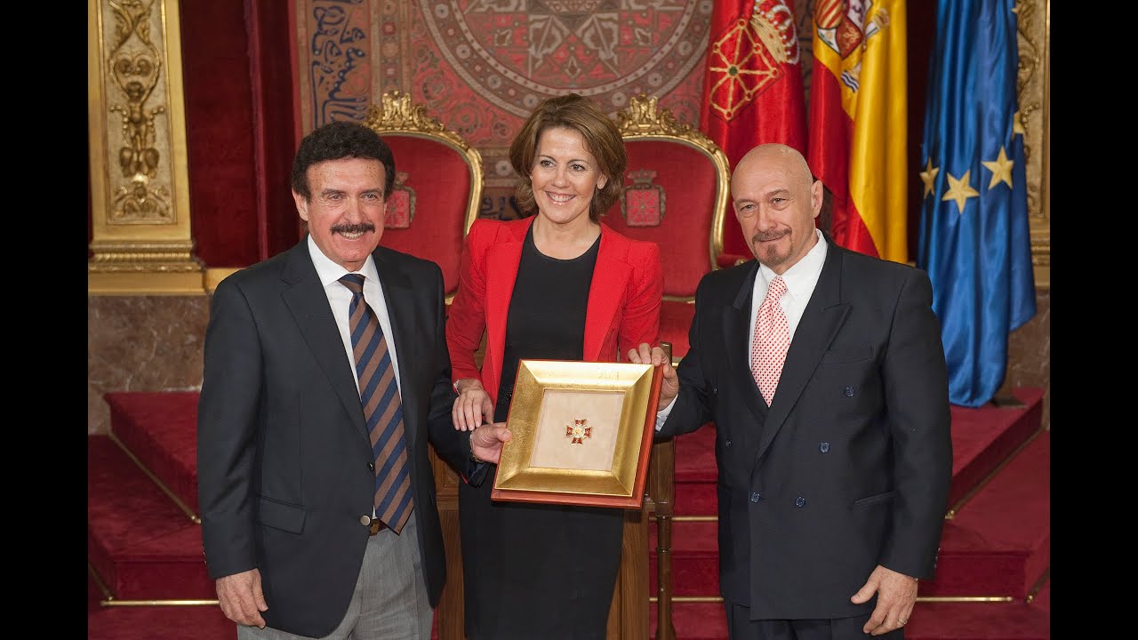 Los Hnos  ANOZ- Condecoración Cruz de Carlos III el Noble
