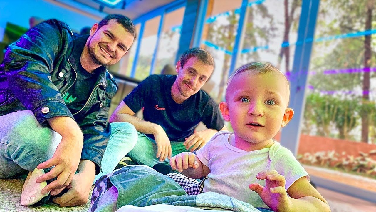 O GAEL CONHECEU MEUS AMIGOS DE INFÂNCIA!