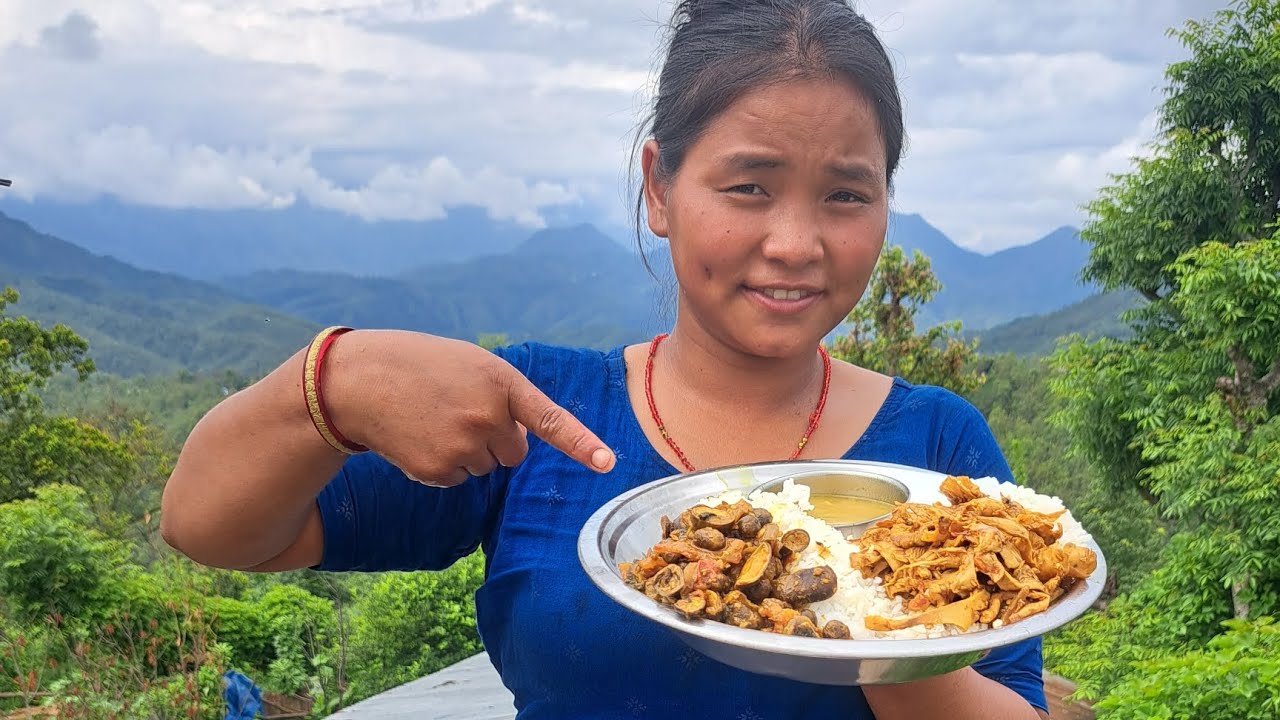 Aaj padke chyau ra chamre chyau yummy😋😋#siruthapamagar #villagelife #vlog