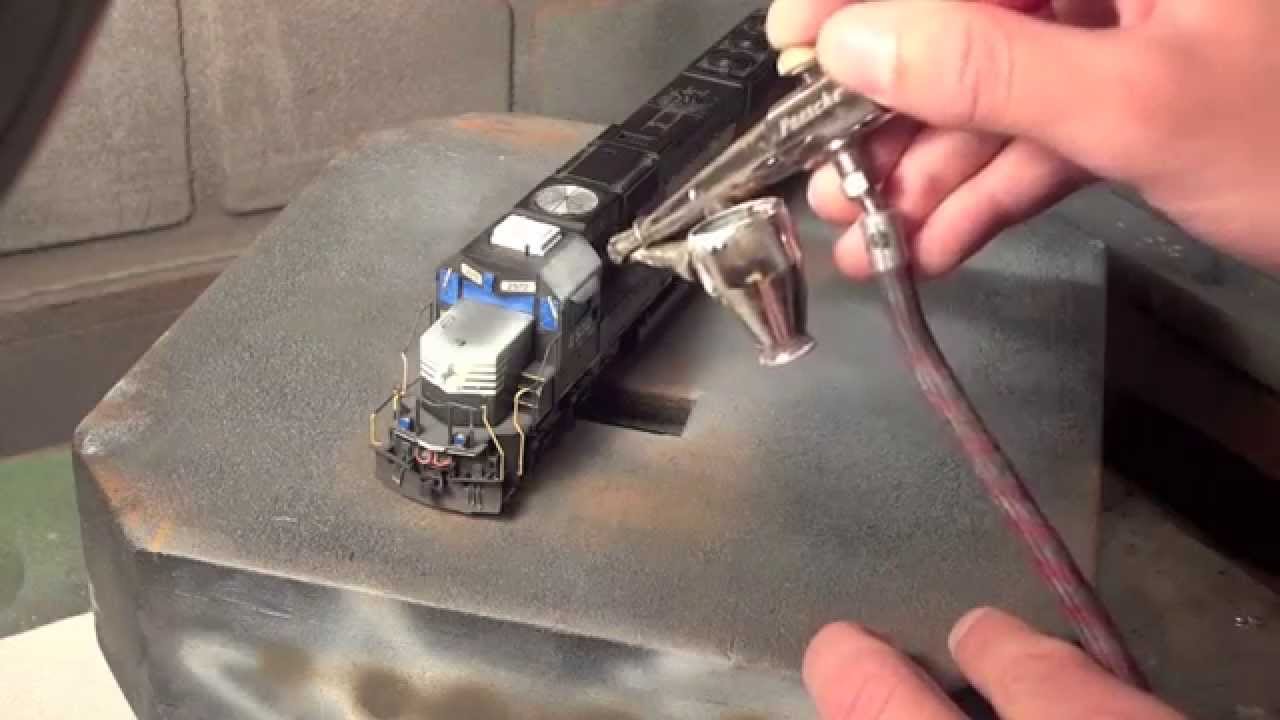 How To Weather a Locomotive - Faded and Patched Paint / Rust