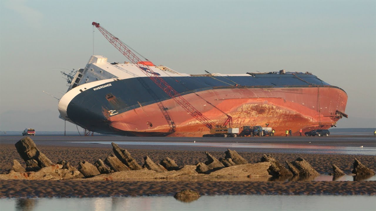 Ship Beaching Full Speed