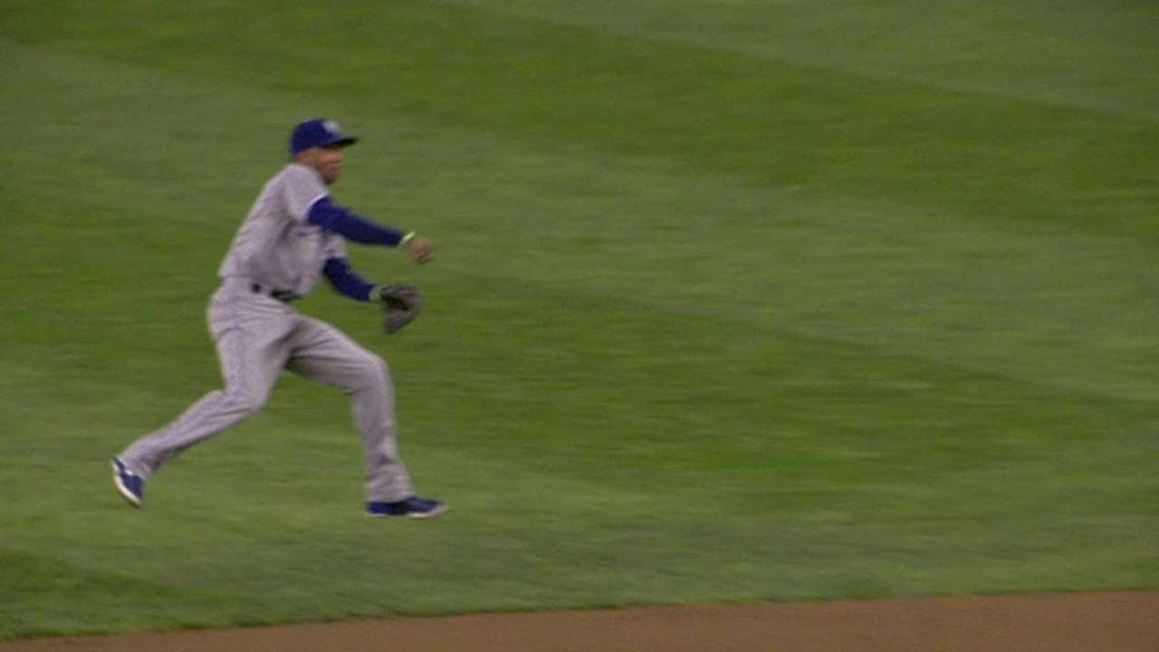Escobar makes a stellar play to retire Ackley