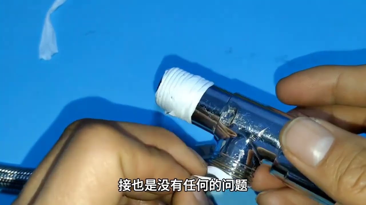 为什么钢丝软管这样接是大错特错？很多水电工不懂装懂，涨知识了 #接水管 #钢丝软管 #水电工水电小技巧 #技术分享 #小发明大作用