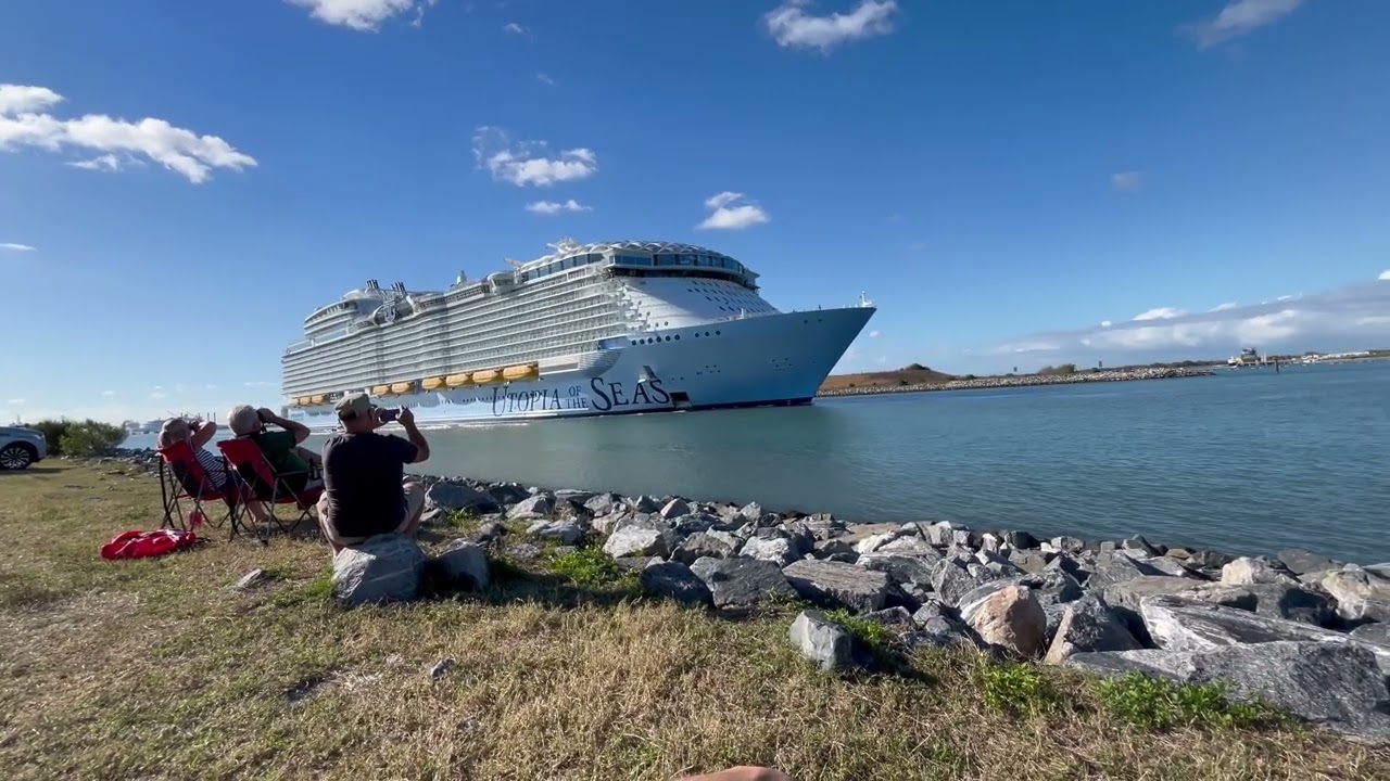 Cape Canaveral Cruise Ship Embarks