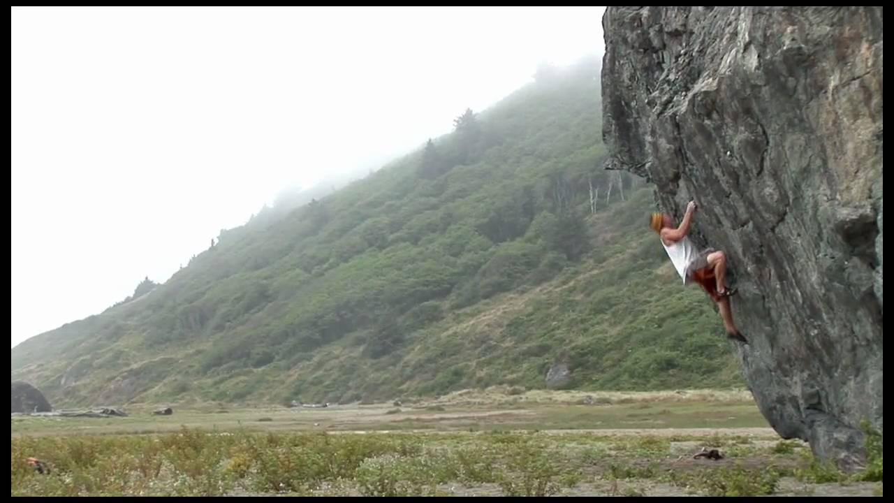 Beach Bouldering - Spray