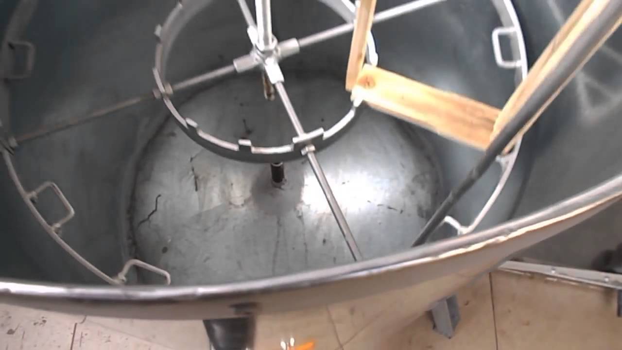 Albine Centrifuga Apicola făcută de C tin Lescaie