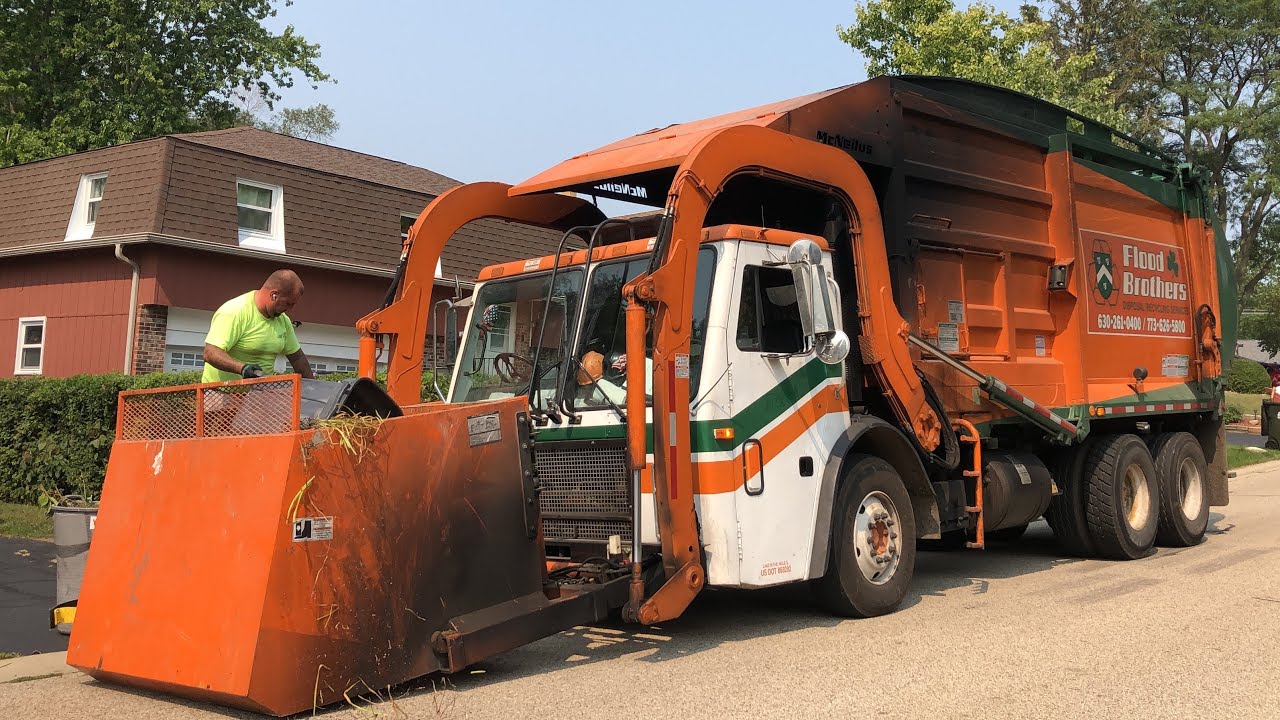 Flood Brothers Roaring Mack LE Garbage Truck On Manual Yard Waste