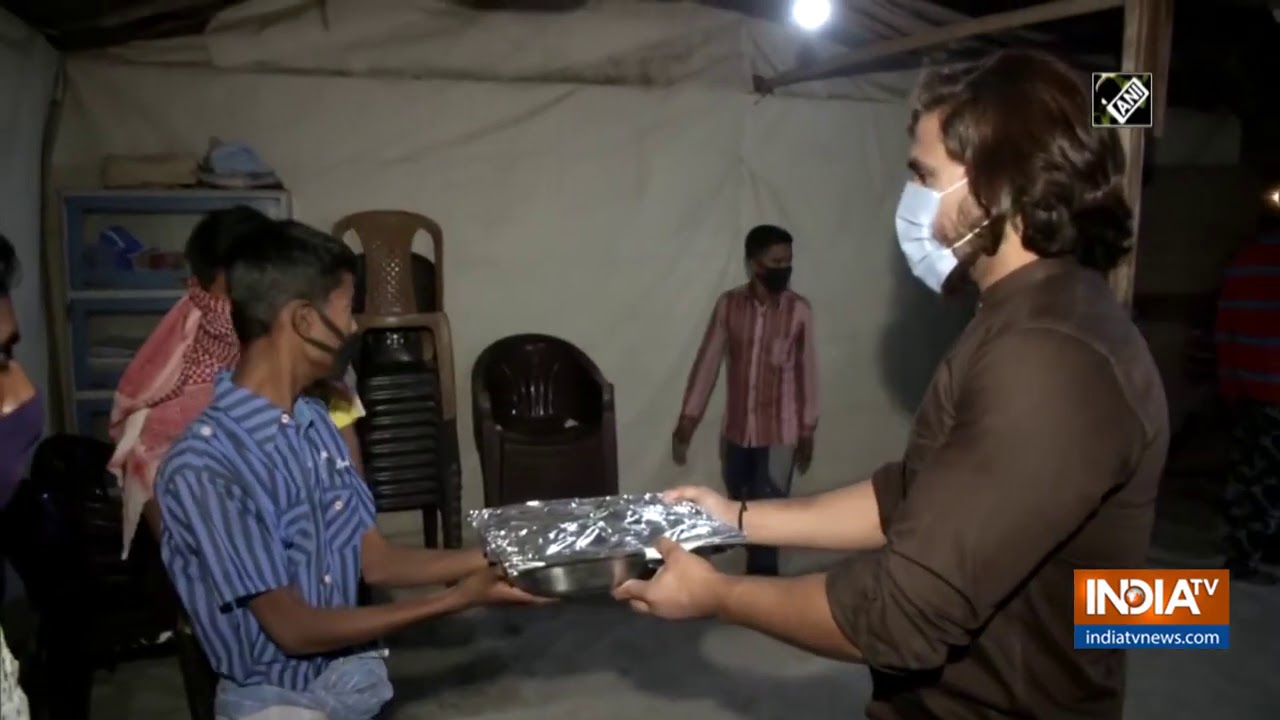 Service to mankind! Delhi restaurateurs provide food to Rohingya refugees