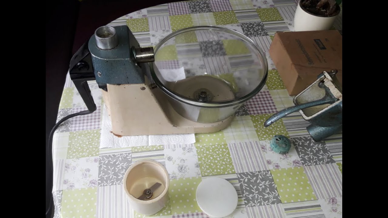 Ostalgie DDR Küchenmaschine Komet 4 von 1962 - Viele Zusatzgeräte