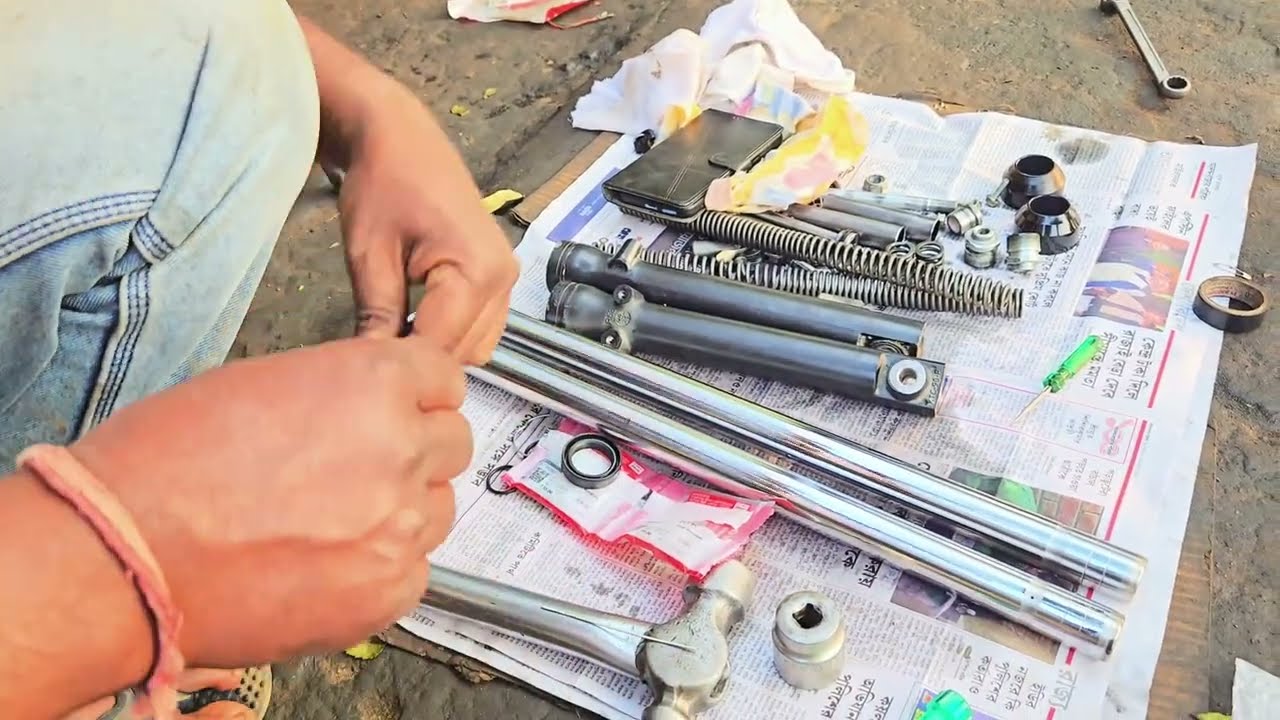 Splendor bs6 bike Mein locket change and front shocker repairing लॉक सेट एंड फ्रंट सॉकर रिपेयरिंग 