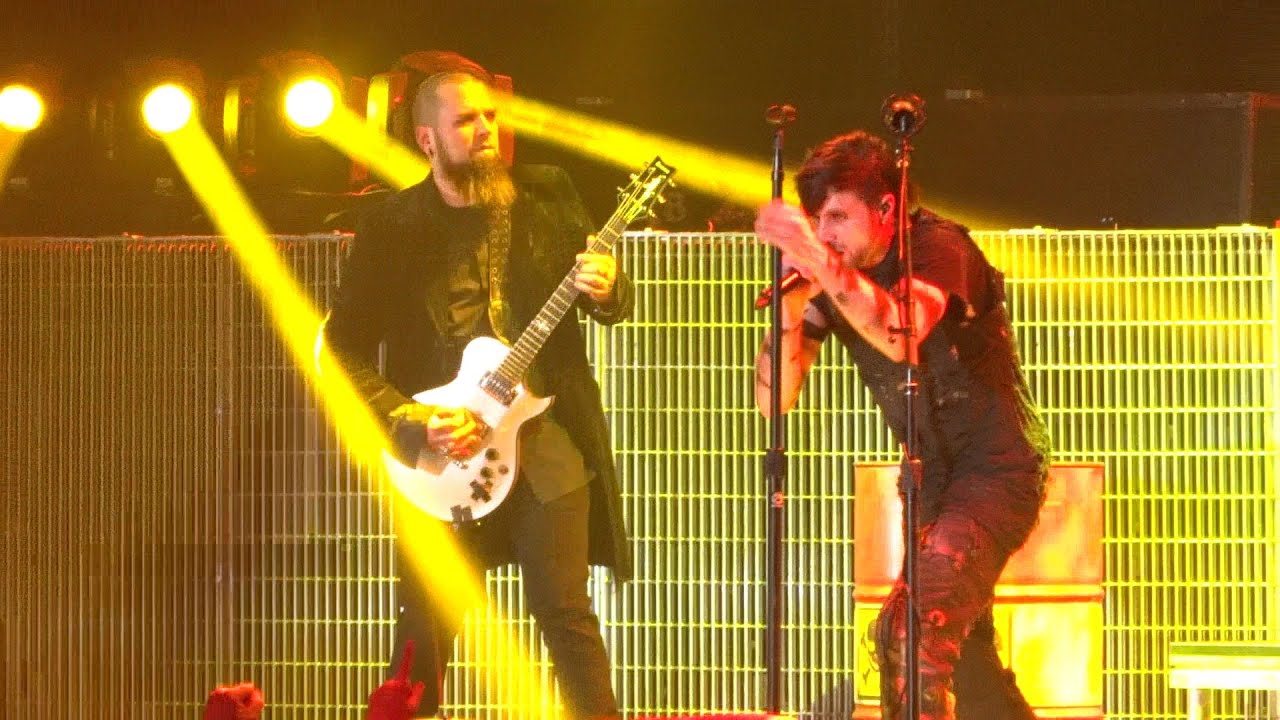 Three Days Grace - I Hate Everything About You - Live, 2/15/2013, Memorial Coliseum, Ft. Wayne, IN.