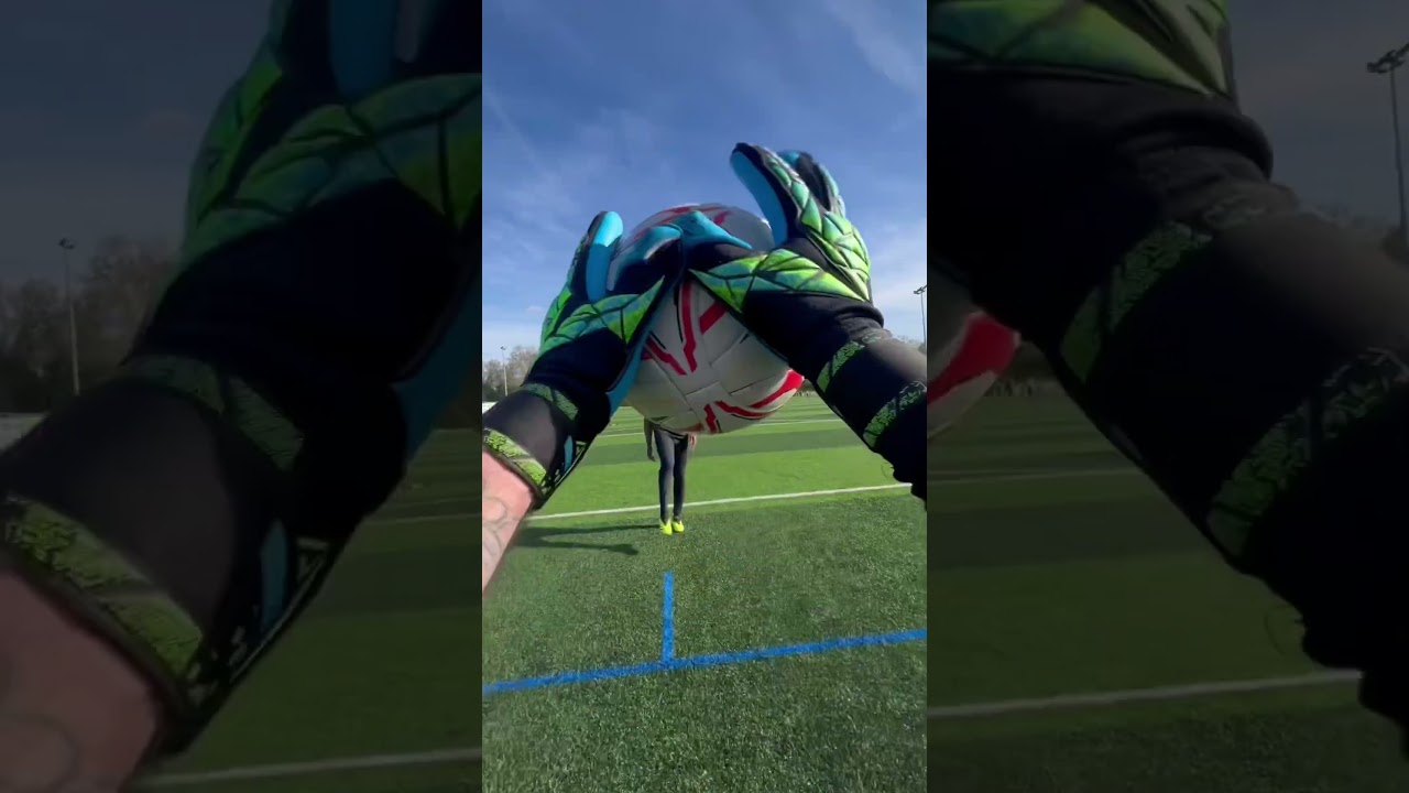 🔝 Top REUSCH gloves 🔥 #goalkeeper #gardiendebut #goalkeepergloves #viral #shorts