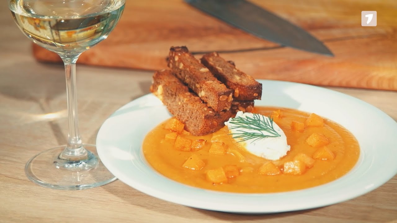 „Chef de gătit” cu Alexandru Comerzan. Supă cremă din cartof dulce.