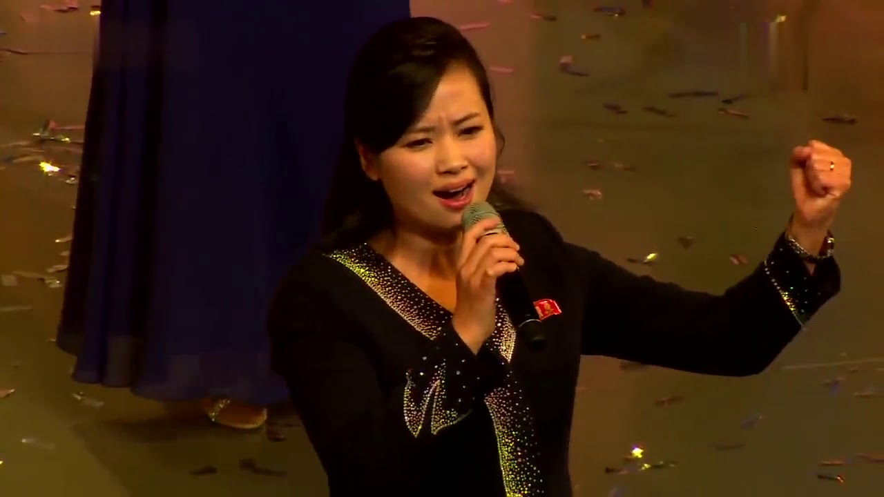 朝鲜艺术团首尔演出 玄松月团长亲自登台演唱 演唱会高潮迭起