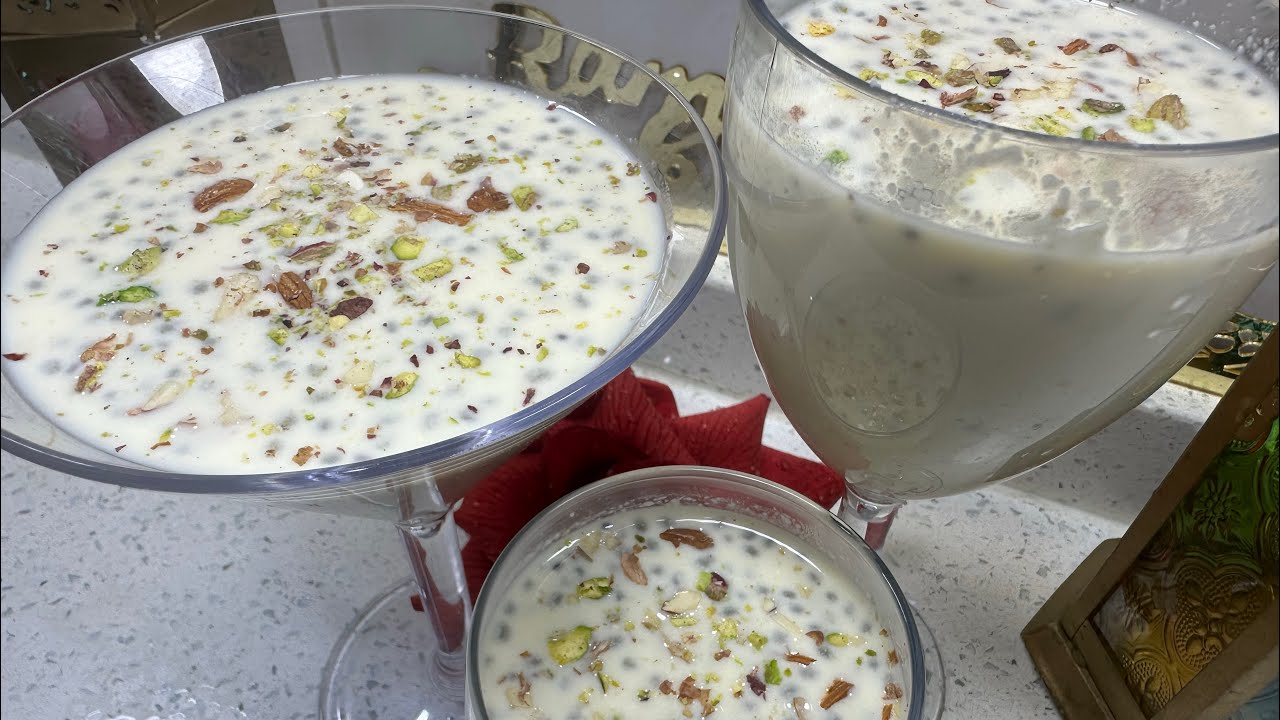 Iftar special healthy energy dry fruit drink 🍹 very delicious and healthy app zaroor banana testy🍹