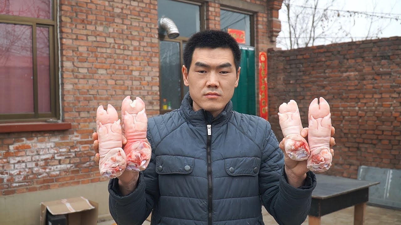 【食味阿远】阿远今儿个做啤酒焖猪蹄，堂哥过来喝几杯，猪蹄就酒越喝越有| Shi Wei A Yuan