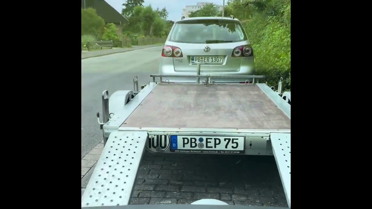 Opel Rocks e verladeversuch auf kleinen Anhänger