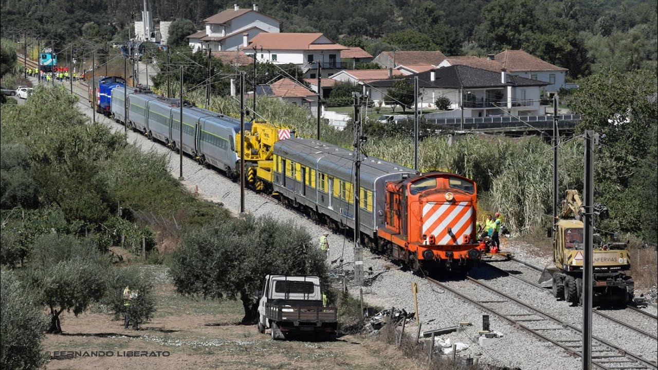 Deslocação do comboio Alfa Pendular acidentado até à estação de Soure