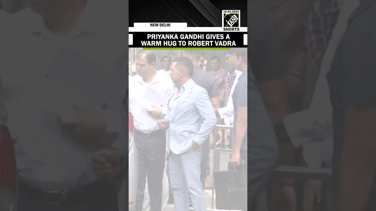 Congress&rsquo; Priyanka Gandhi gives a warm hug to Robert Vadra before he entered ED office