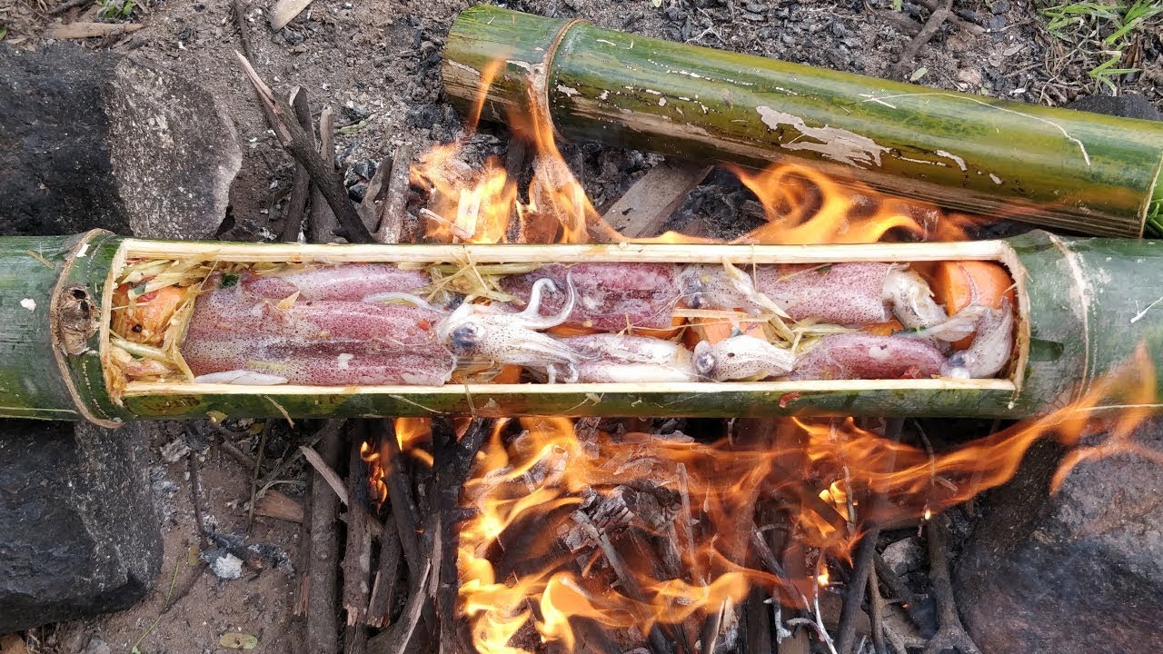 Cooking Squid and Rice in Bamboo / Boiling Squid