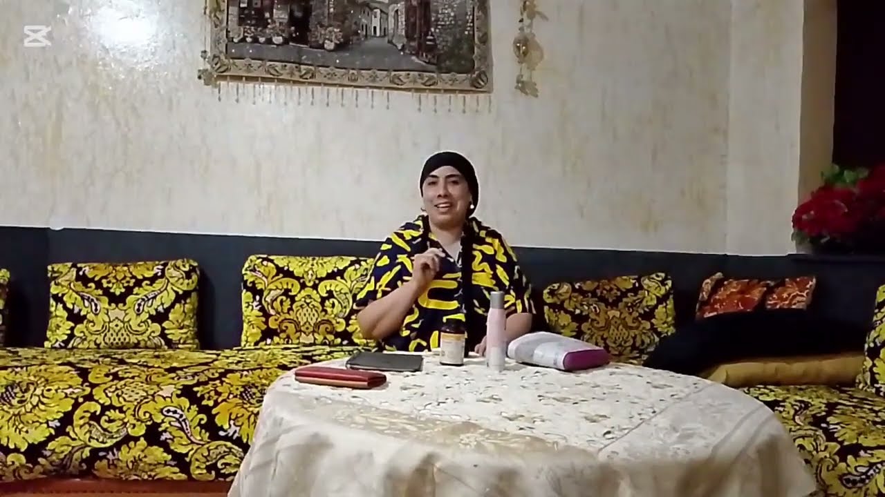 المرأة النية الهبيلةوالمرأة المطورة القافزة