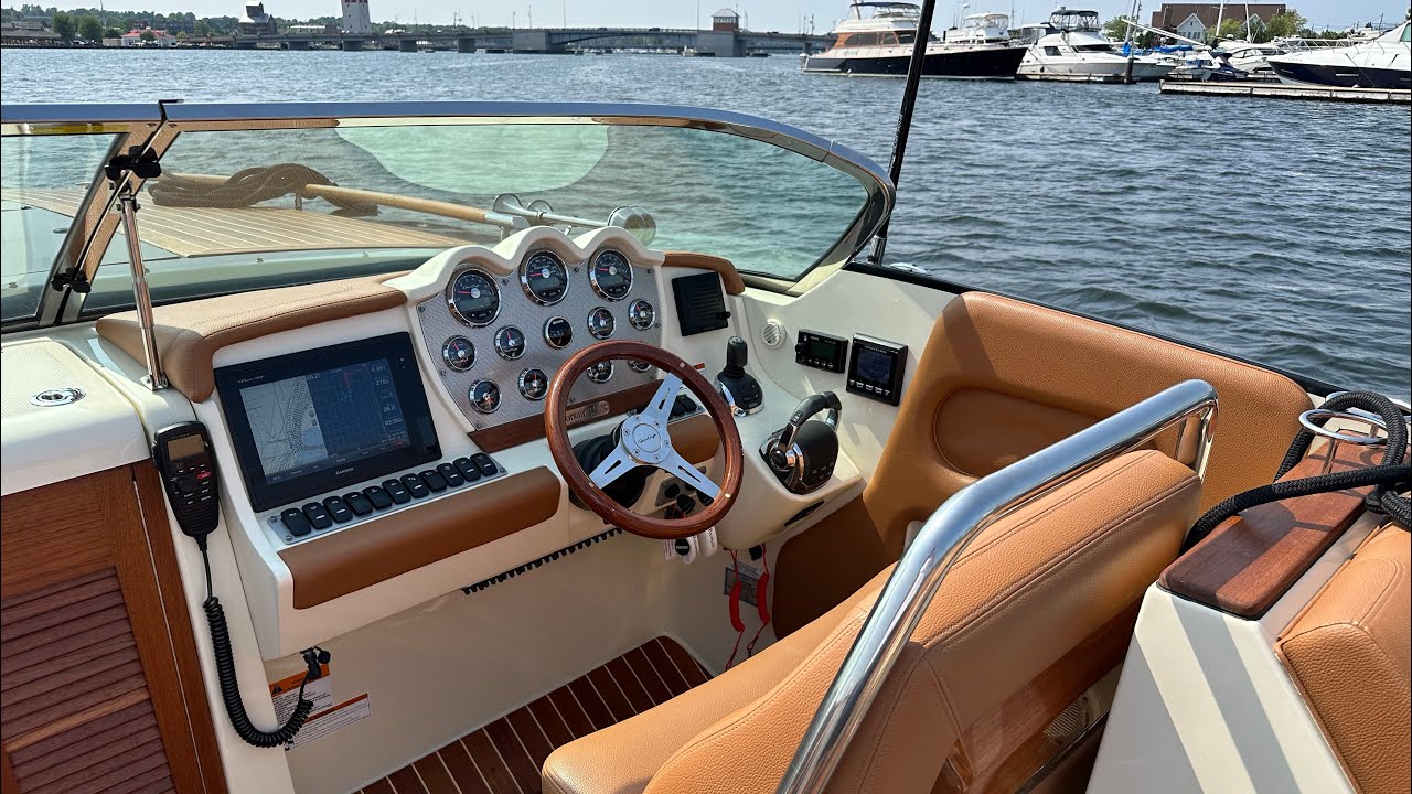 2018 Chris Craft 34 Corsair with joystick piloting