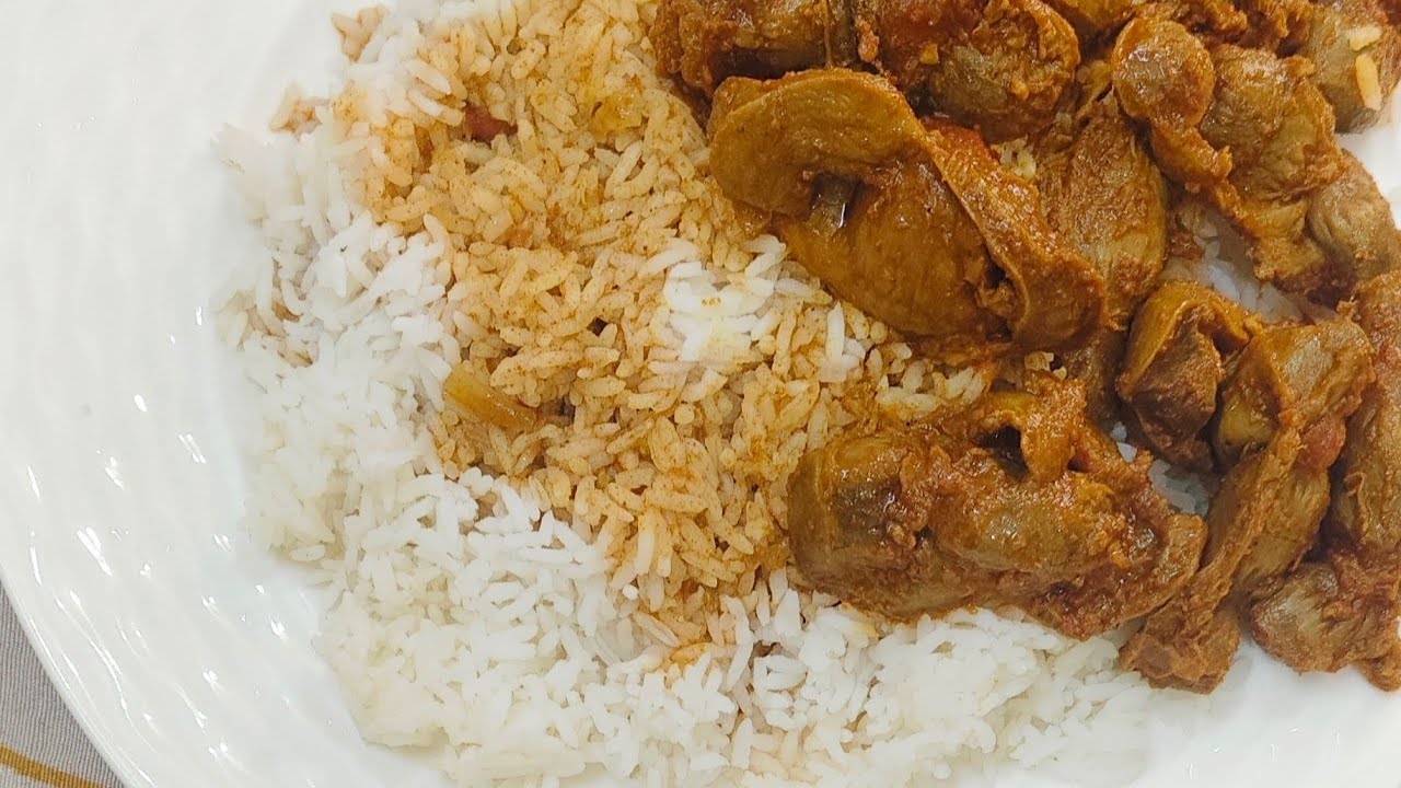 Eating chicken Gizzard curry with cabbage 🥬 boiled and dry fish pickle 🤤😋