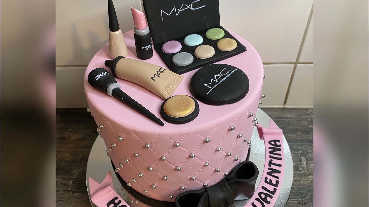Как приготовить и украсить розовый торт с косметикой MAC и бантом. Cake with Make-up