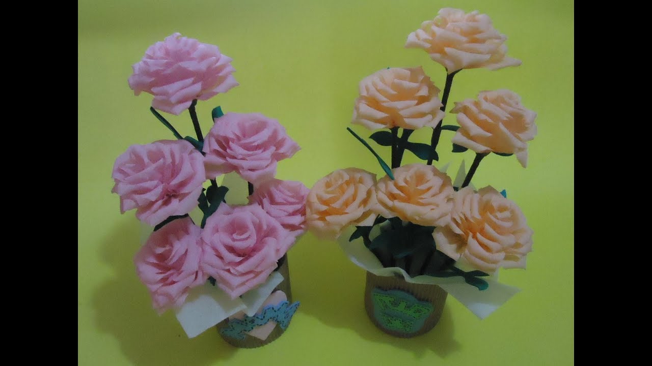 Arreglo floral con flores de papel | PumitaNegraArt🐾