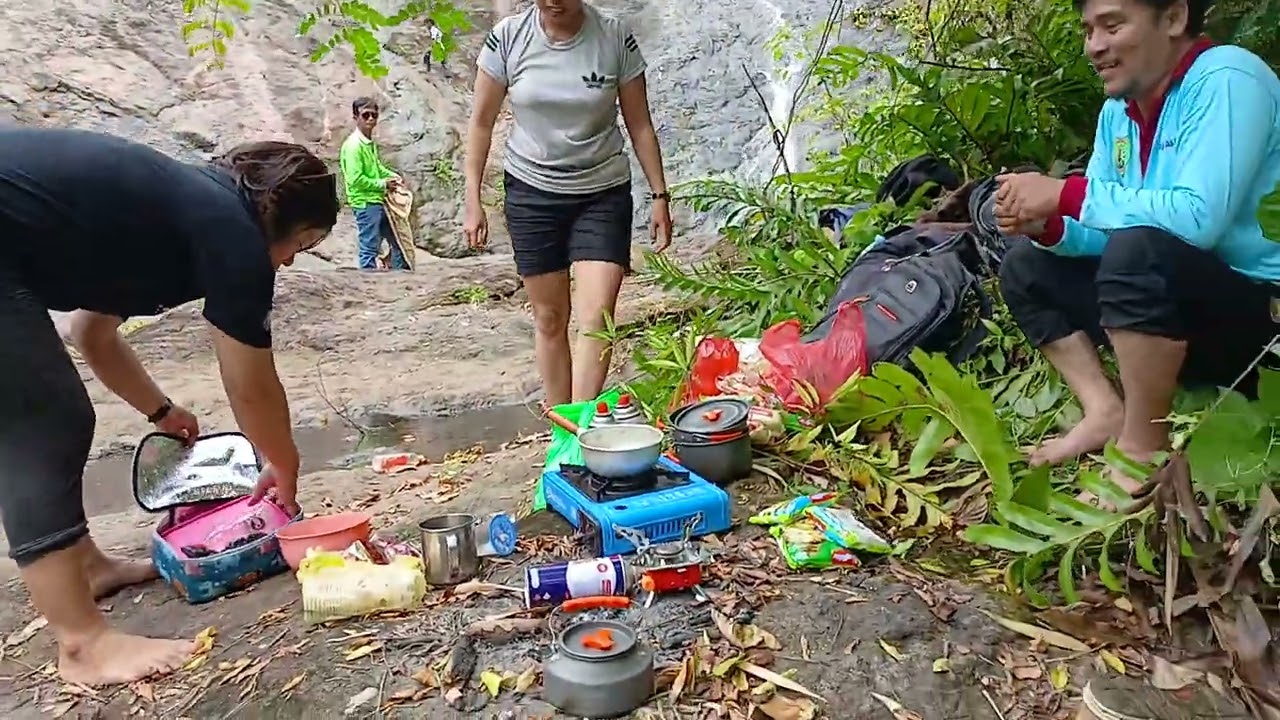 Bonus bekerja..camping di air terjub sentaki