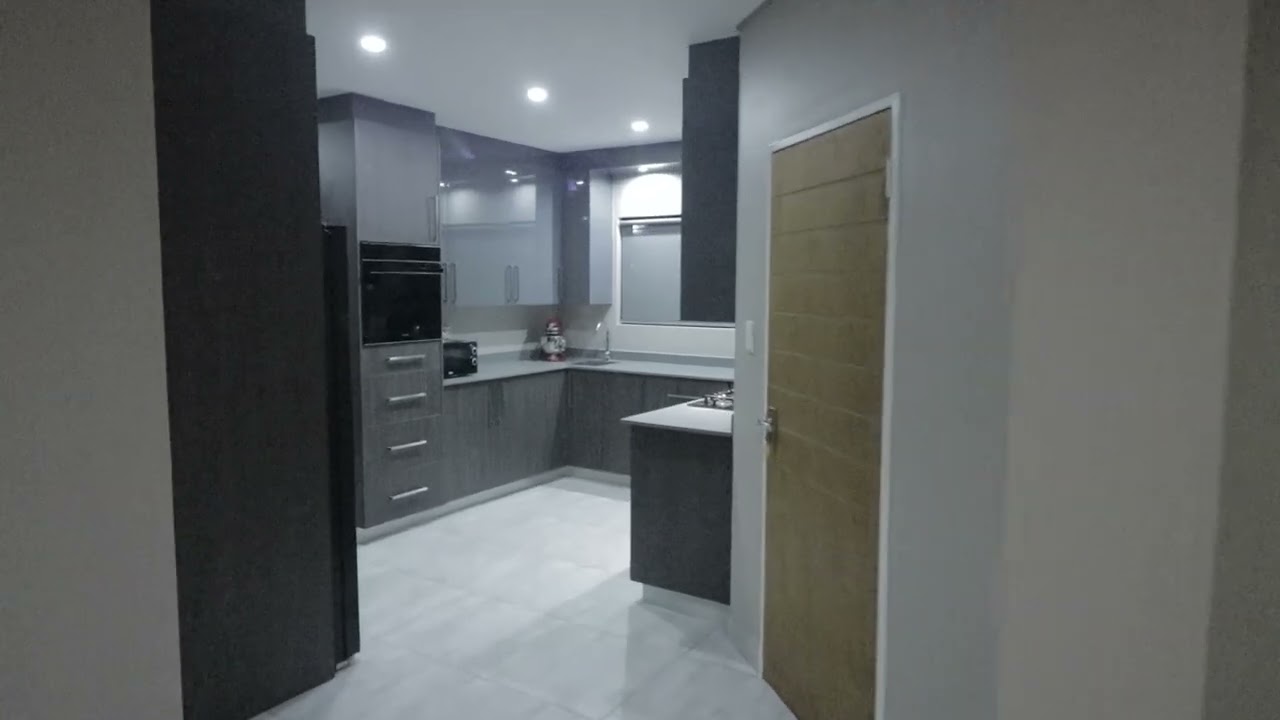 Modern three-bedroom cluster in secure Estate - Dayan Glen Boksburg