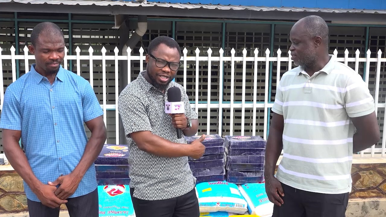ROYALS FROM TEMA COMMUNITIES 2 & 3 DONATE RICE, OIL TO NANA HEMAA FOR HER MOTHER’S FUNERAL #vog