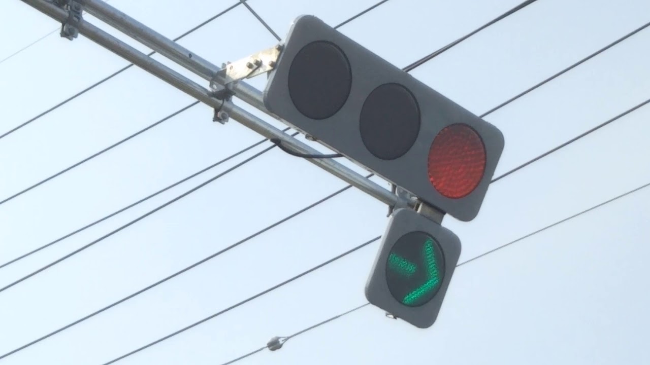 コイト電工株の低コストの矢印灯‼️