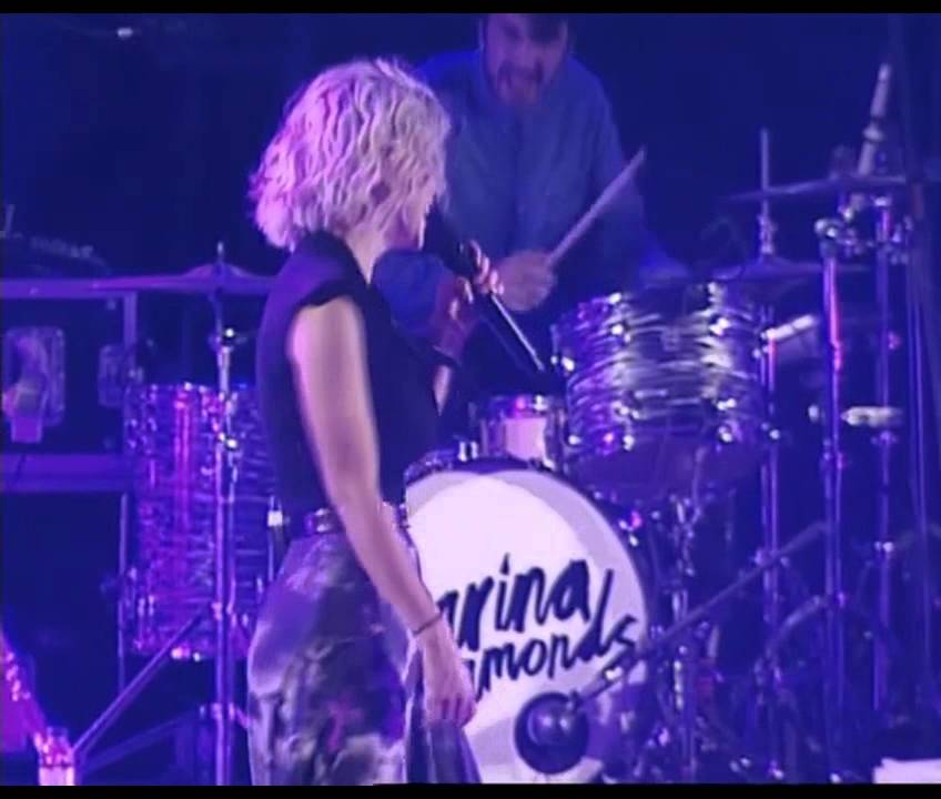 (HD) Marina and the Diamonds - Living Dead (Paredes de Coura Festival 19/08/2011) 6