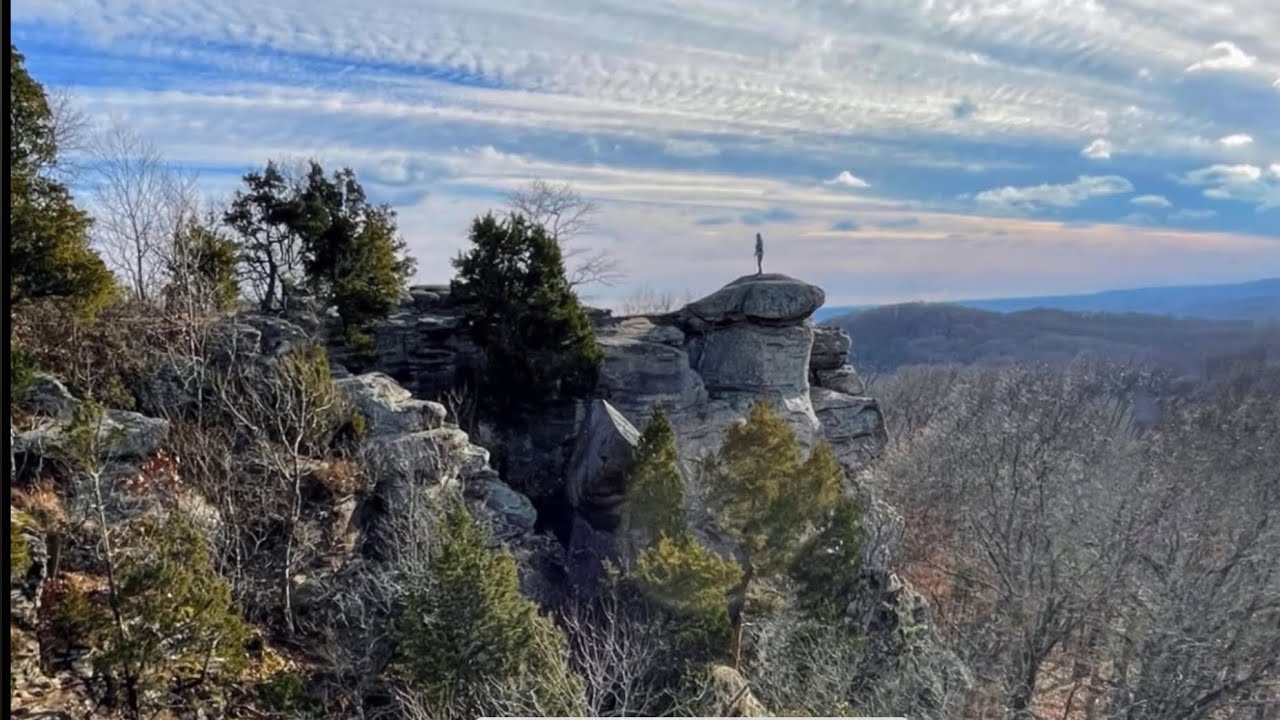 Garden of the Gods Observation Trail in Illinois December 2021