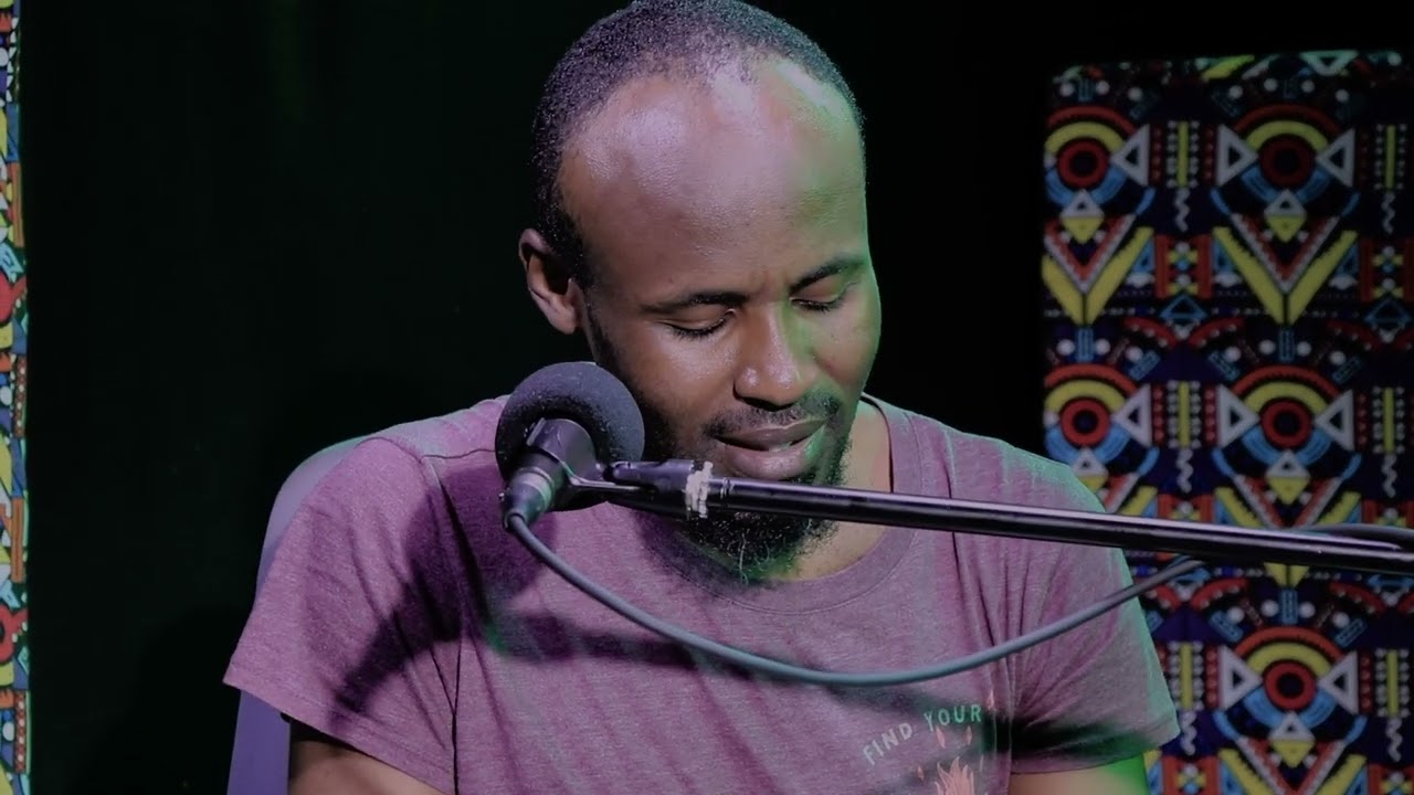 Niandingoretie Mwathani (He leadeth Me) - Kikuyu Hymn - Kinyari Maina.