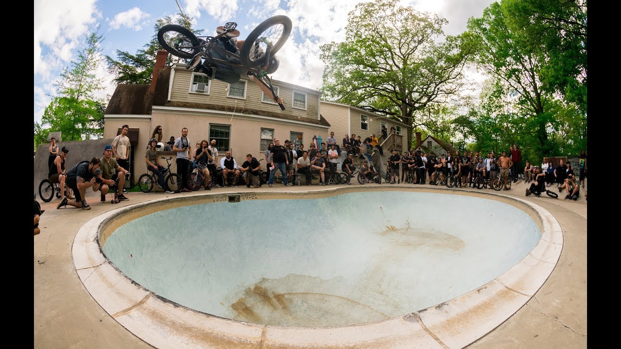 CRAZY WORLD CHAMPIONSHIP DIY BMX CONTEST