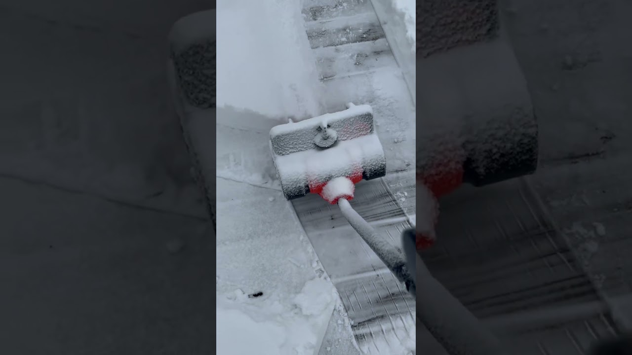 Хороши ли аккумуляторные снегоочистители???