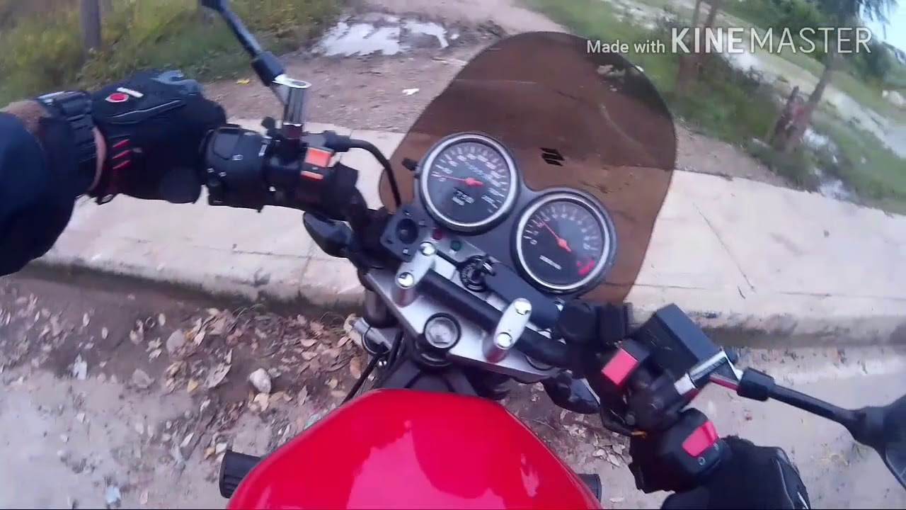 La moto vs el atasco
