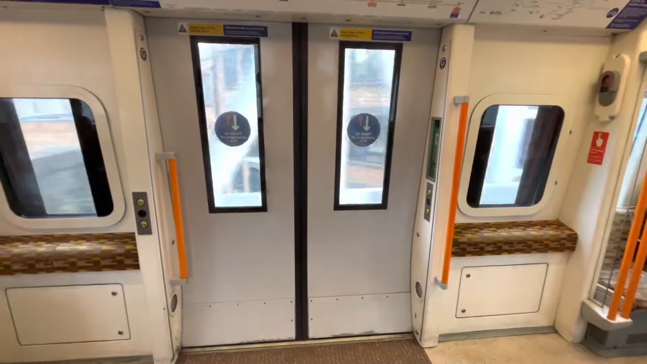 London Overground Journey: Hoxton - Shadwell