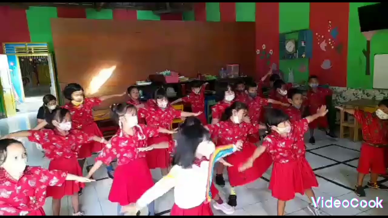 Chicken Dance di sekolah 😀